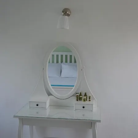 Eliaboutiquehotel Hotel *
